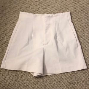 Zara white shorts, high waisted — size xs